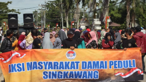 Aksi di Kejari Singkawang Soroti Dugaan Penyimpangan HPL Pasir Panjang