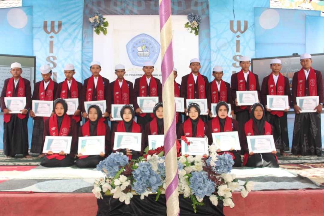 Wagub Kalbar Krisantus Kurniawan: Uang 1 Miliar Bisa Habis Sekejap, Tapi Pendidikan Adalah Modal Hidup Abadi