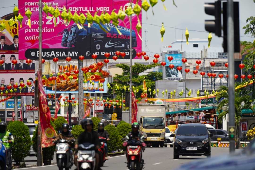Harmoni di Kota Khatulistiwa, Imlek dan Ramadan Berdampingan dalam Terang Lampion serta Ketupat