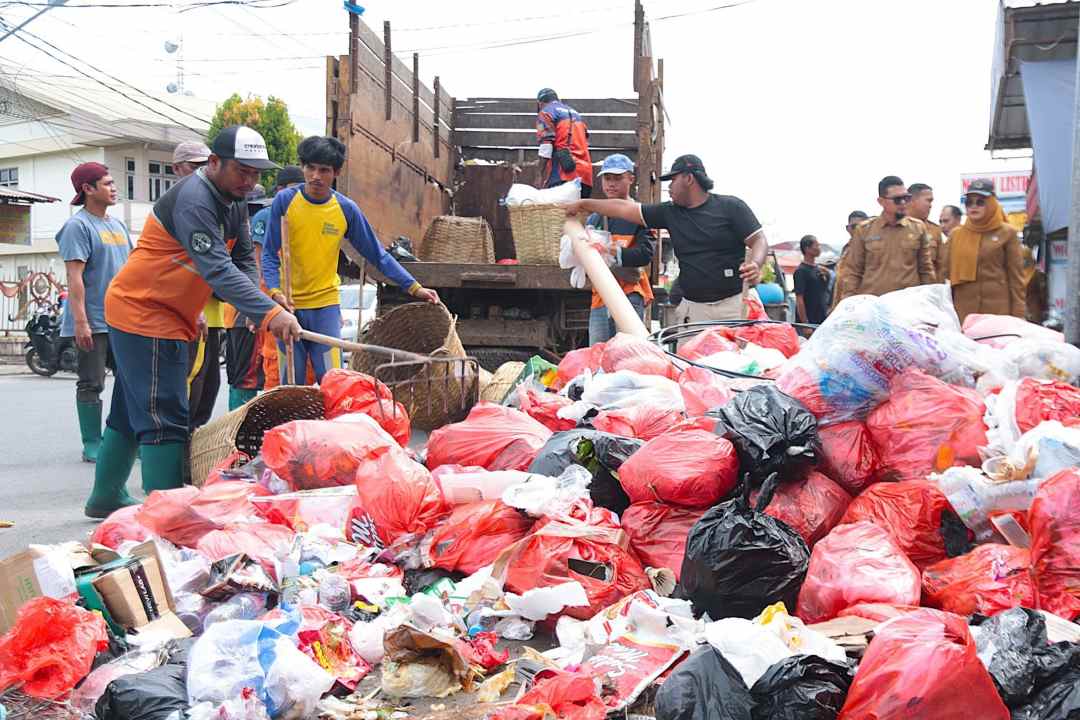 Buang Sampah Sembarangan di Singkawang Kini Terekam CCTV, Pelanggar Terancam Denda Rp1 Juta