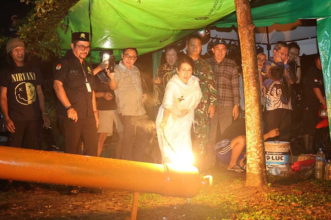 Dentuman Meriam Karbit Getarkan Sungai Singkawang, Tjhai Chui Mie: Simbol Budi Pekerti yang Tak Tergantikan Teknologi