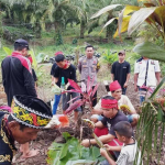 Tradisi Tutup Kampung Ba Bo’o Dimulai, Akses Jalan Sanggau Kulor Ditutup Total Dua Malam