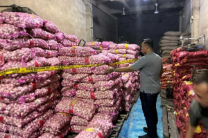 Bareskrim Bongkar Penyelundupan 23 Ton Bawang dan Cabai Ilegal di Pontianak