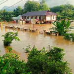Hujan Deras Picu Banjir di Jalan Raya Sungai Betung, Jalur Bengkayang–Singkawang Sempat Terhambat