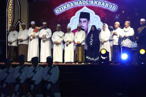 Peringatan Satu Dekade Haul Akbar Habib Amin Alhinduan, Ribuan Jemaah Padati Ponpes Makarim El Akhlak
