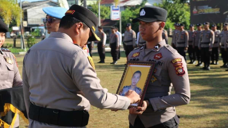 Polres Singkawang Pecat Tidak Hormat Anggota Polisi, Kapolres Tekankan Disiplin dan Integritas