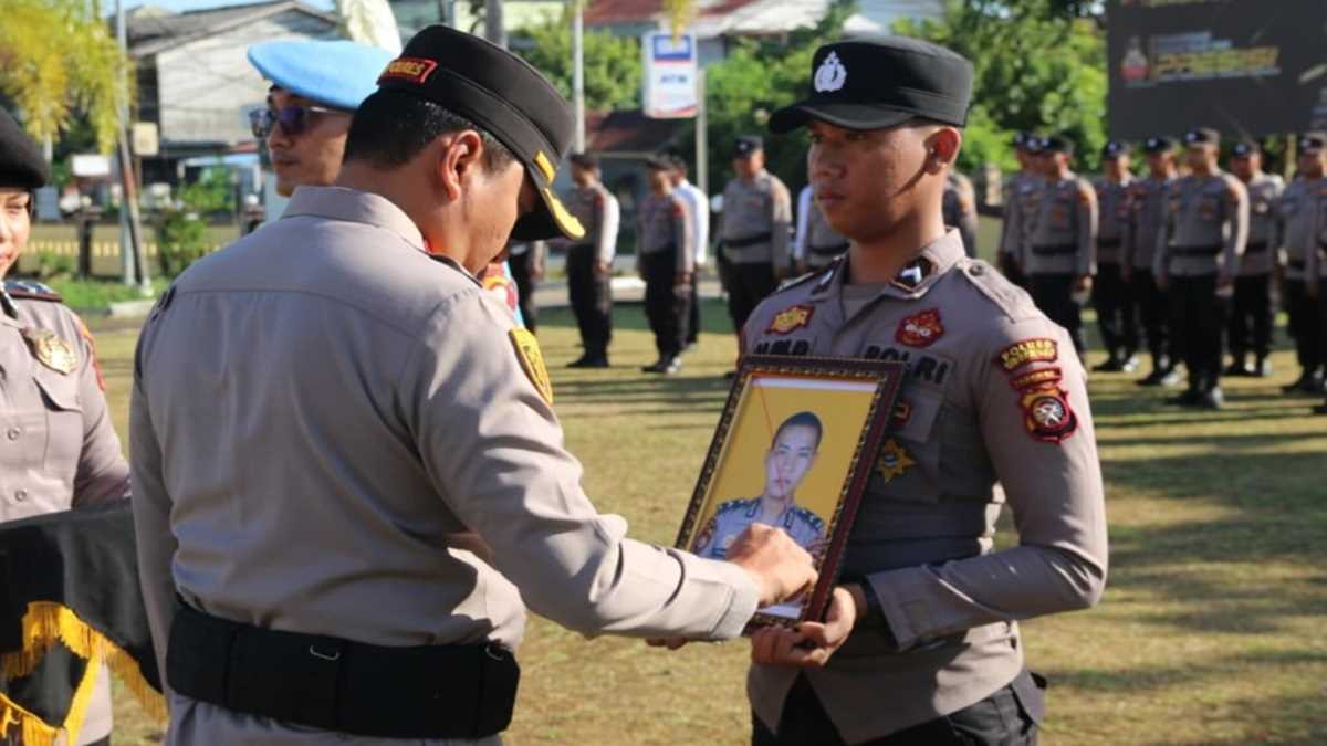 Polres Singkawang Pecat Tidak Hormat Anggota Polisi, Kapolres Tekankan Disiplin dan Integritas