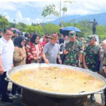 Karantina Kalbar Dukung Kegiatan Sosial Bobon Santoso di PLBN Aruk
