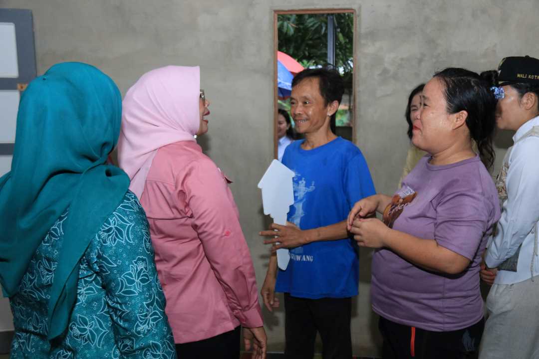Tinjau Rumah Layak Huni di Sanggau Kulor, Ketua TP PKK Kalbar Tekankan Keakuratan Data DTSEN